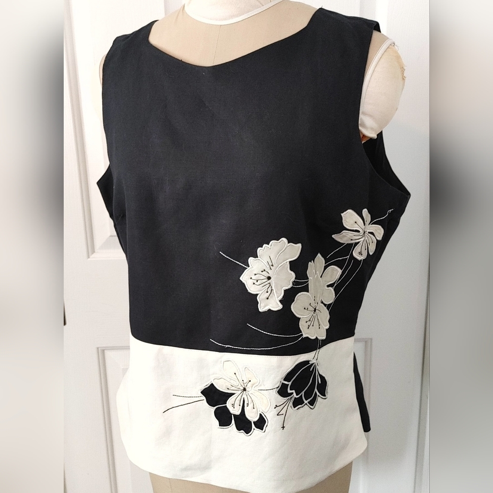 Chic Black and White Floral Tank Top